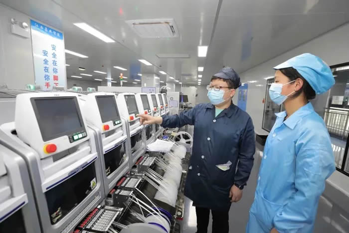 奮楫揚帆加“數(shù)”行，九江經(jīng)開區(qū)強攻數(shù)字經(jīng)濟“一號發(fā)展工程”